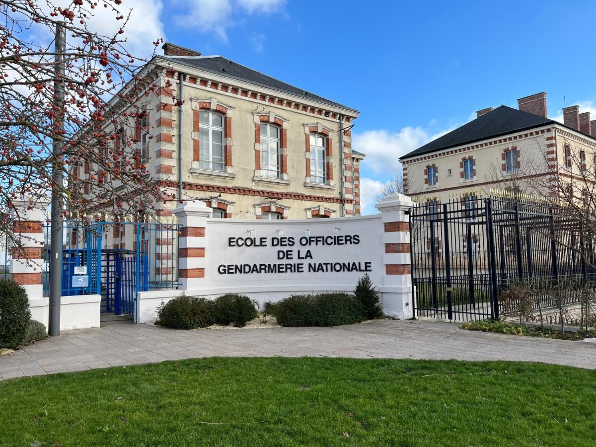 Le Vicomte Daire Melun Dış mekan fotoğraf